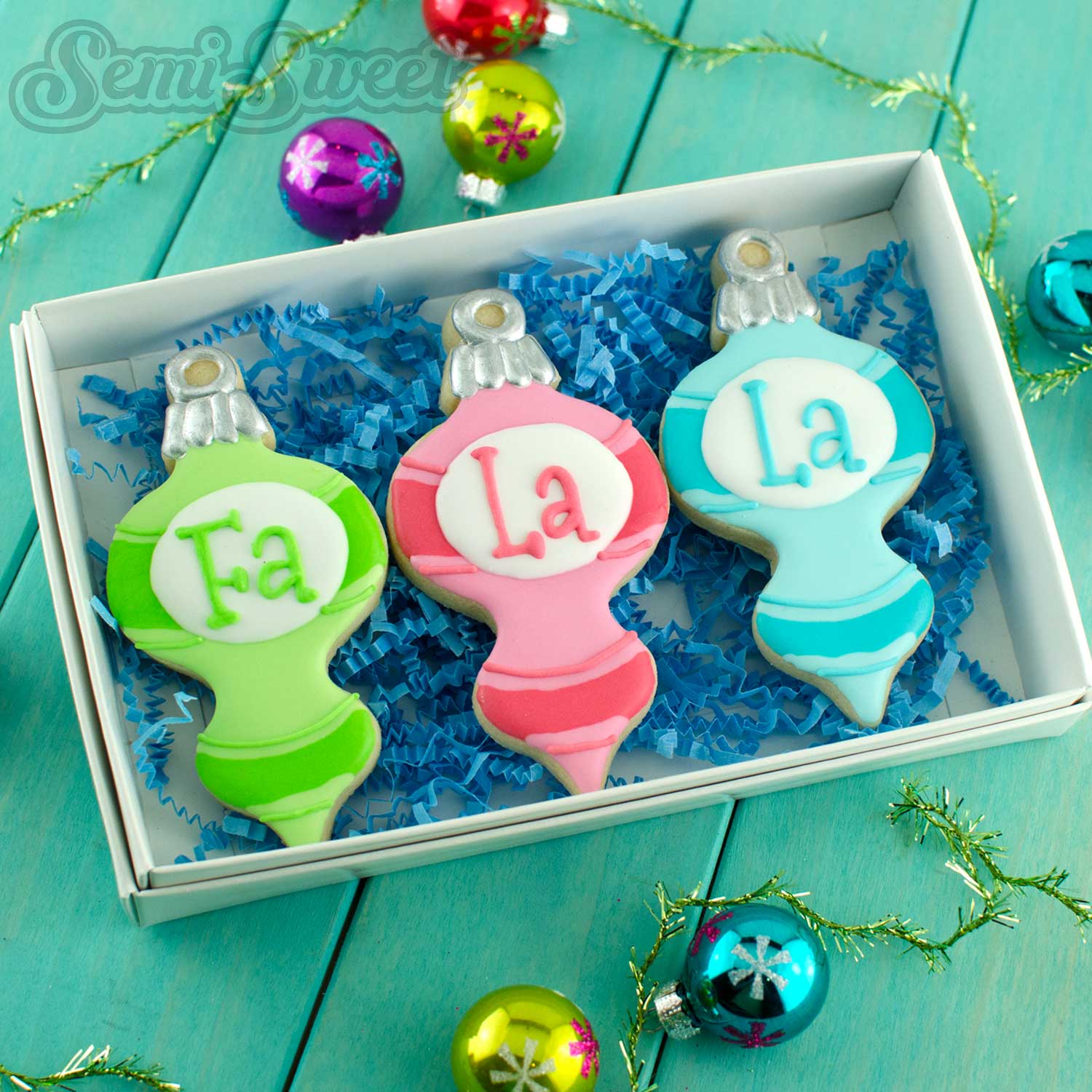 fa-la-la-vintage_ornament_cookie-set-square
