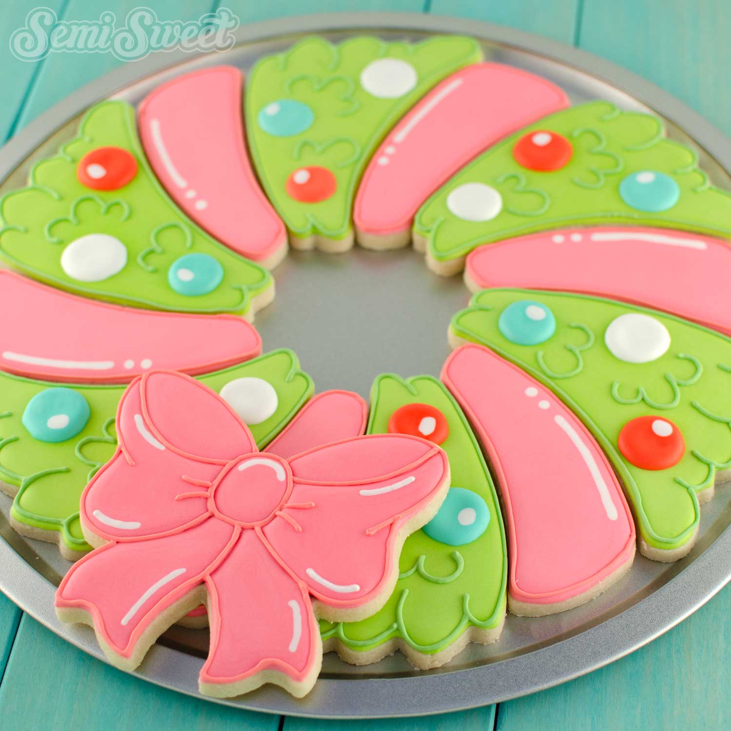 Christmas Wreath cookie platter | Semi Sweet Designs