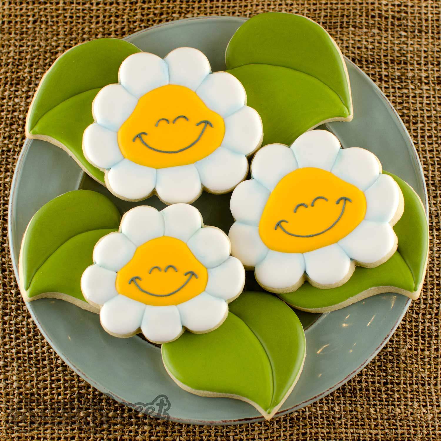cheeky-daisy-flower-cookies